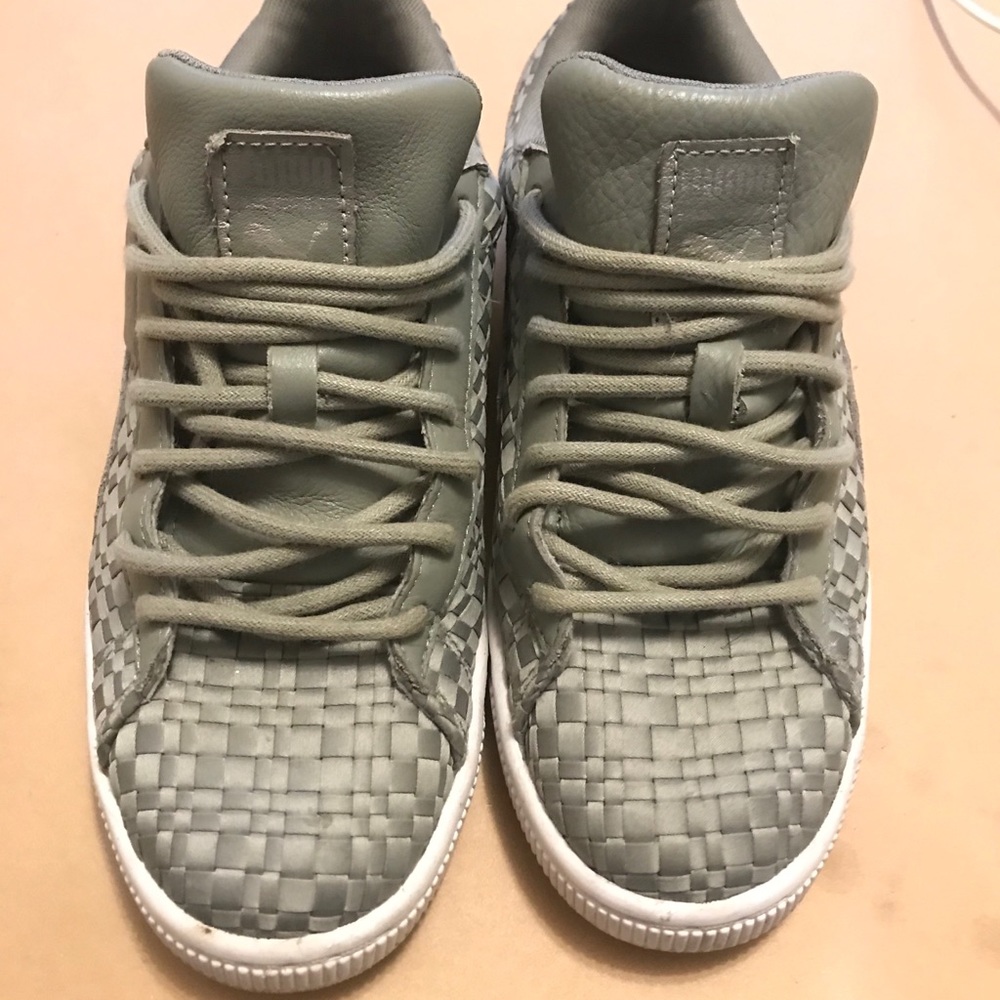 Silver/gray Puma - Picture 2 of 4
